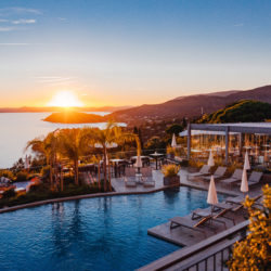 hotel 4 étoiles la villa douce restaurant bar saint tropez rayol aout septembre massage pool 2023 sunset